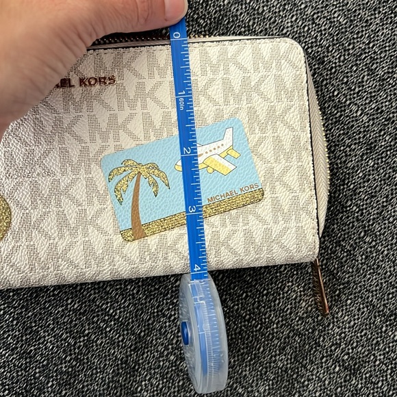 Michael Kors Jet Set Go Airplane Wallet - Picture 11 of 13